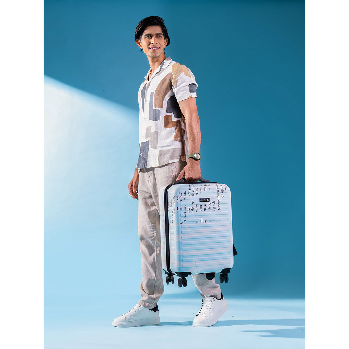 it luggage Tidal Polycarbonate Hardsided Suitcase| Expandable Large Travel  Luggage Bag | 8 Wheel Trolley | 16-2327-08 |Turquoise 80 cm : Amazon.in:  Fashion