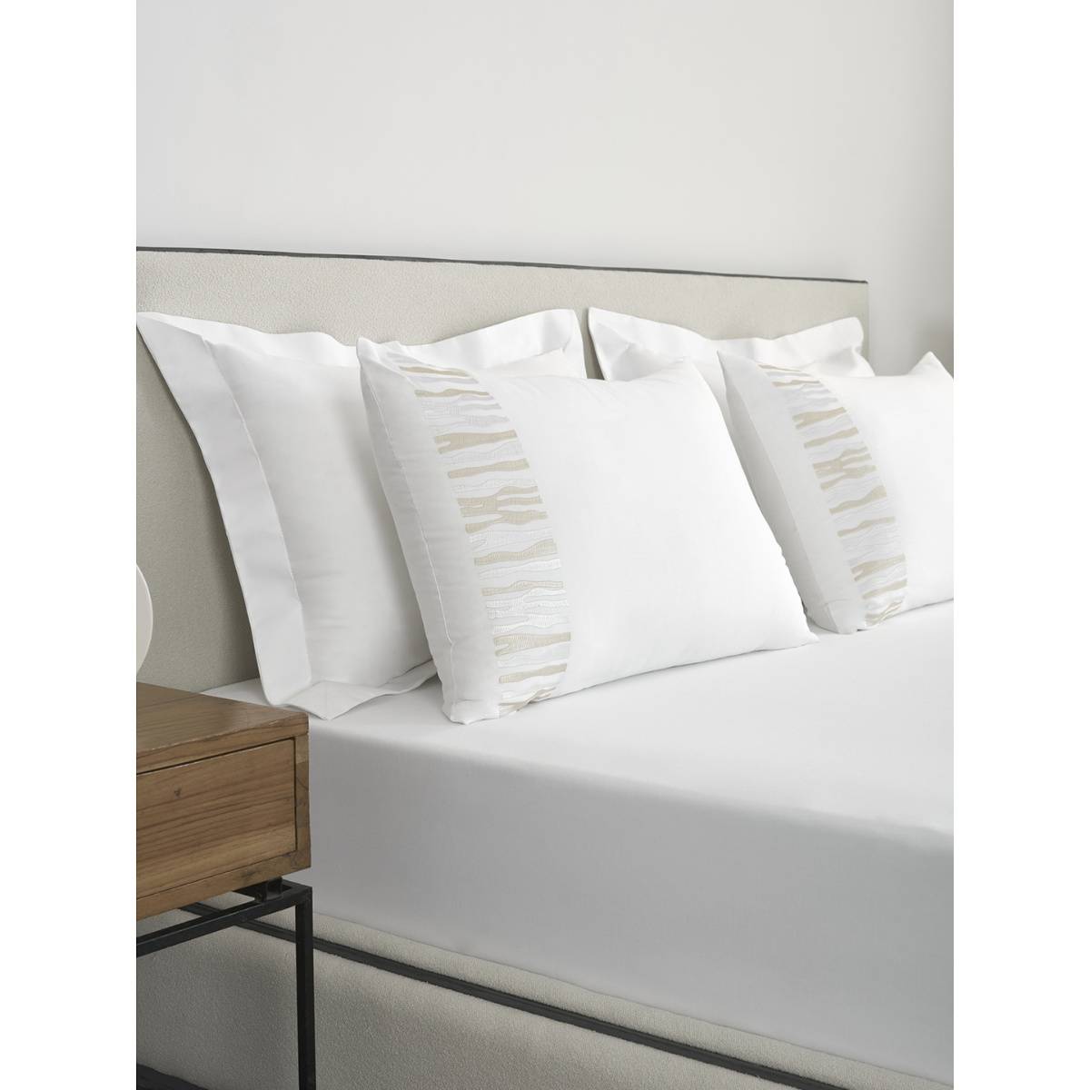 SANSAAR A D'DECOR BRAND LIVE CONSCIOUSLY Terra-Brilliant White King Bed Sheet with 2 Pillow Covers