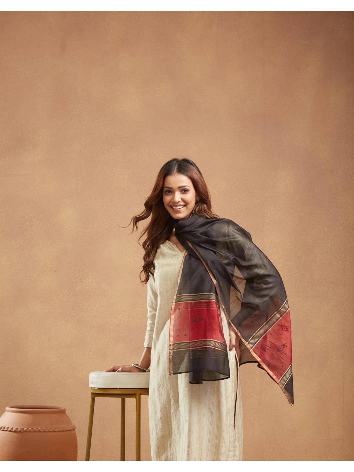 Fabindia Black Viscose Silk Blend Jamdani Stole