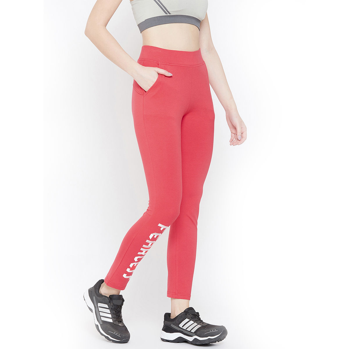 nykaa track pants