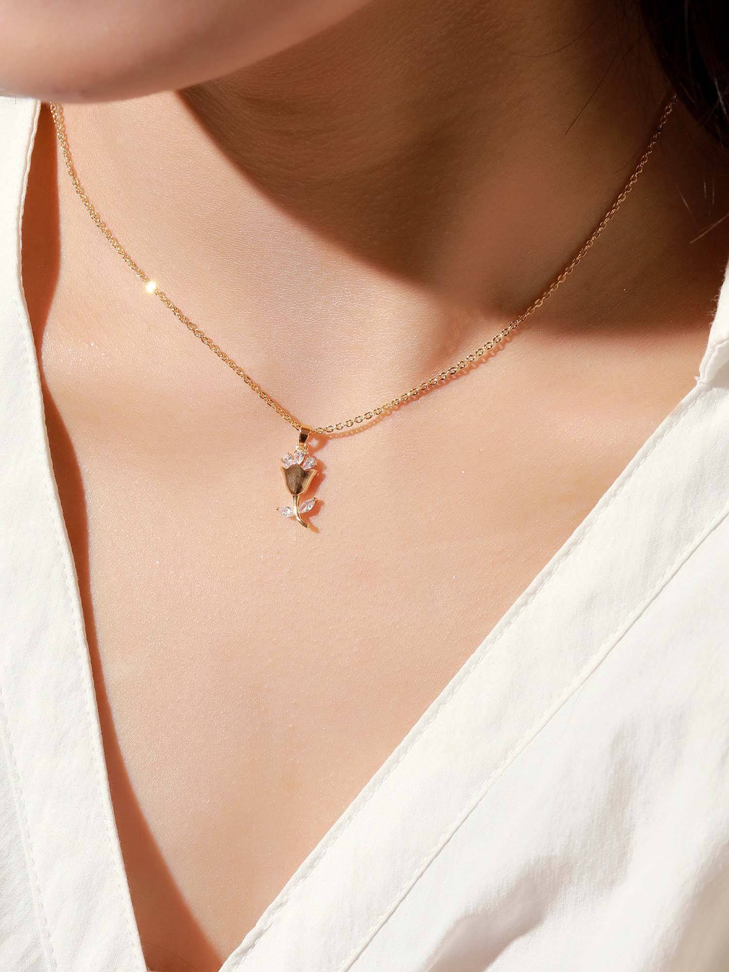 Salty Women White Blooming Grace Necklace
