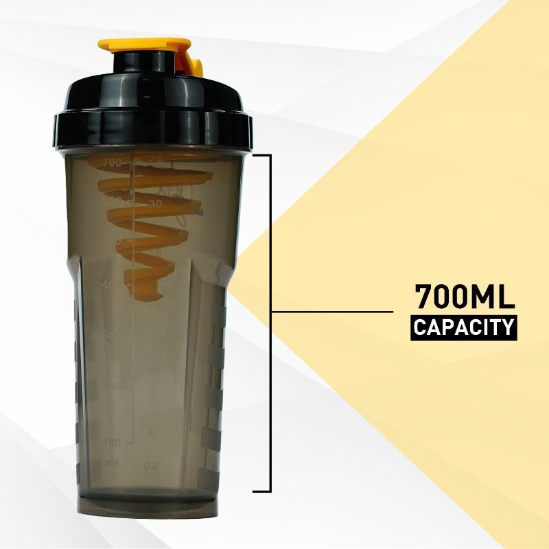 Cyclone shaker outlet bottle