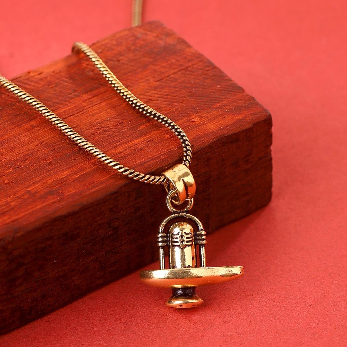 Shiv gold pendant hotsell