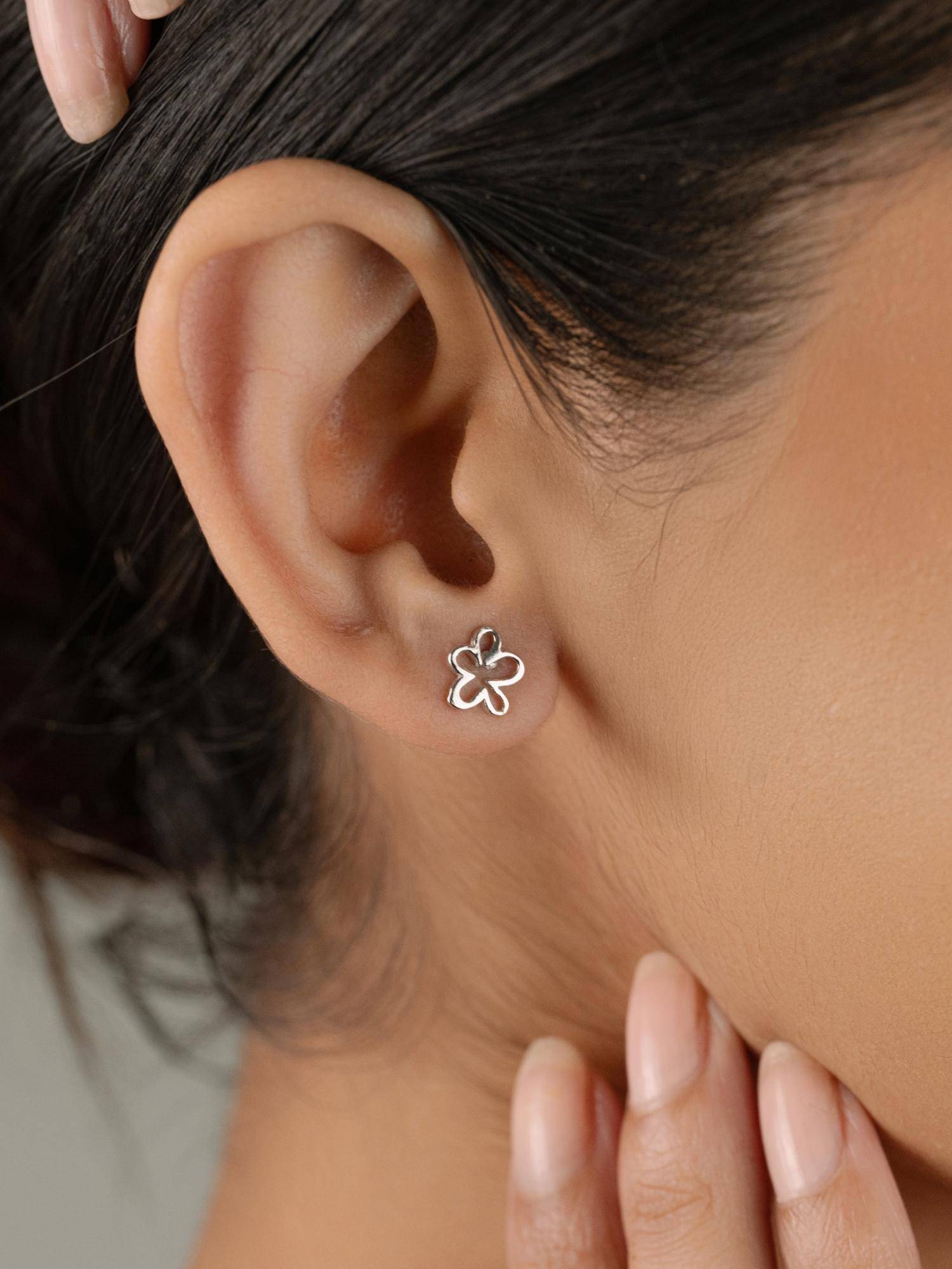 Nistra 925 Sterling Silver Open Floral Earrings