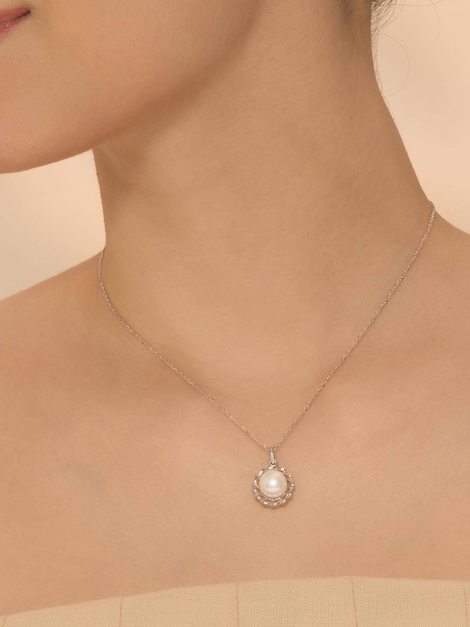 Nistra 925 Sterling Silver Pearl Enchanted Necklace (Adjustable)