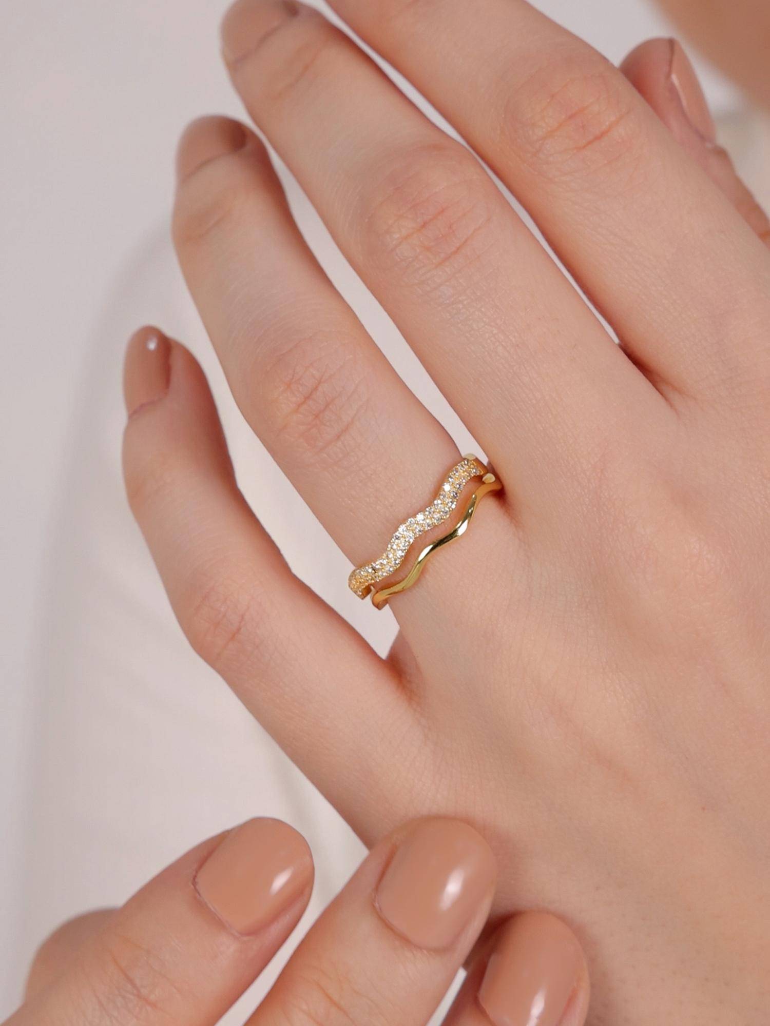Nistra 925 Sterling Silver Ripple Shine Ring (Adjustable)