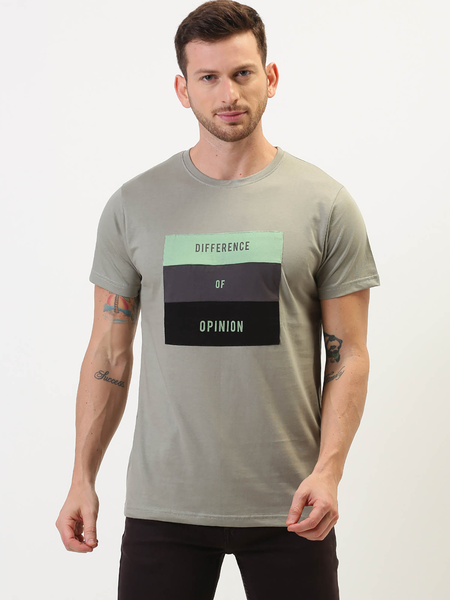 Difference of Opinion Printed T-Shirt (L)