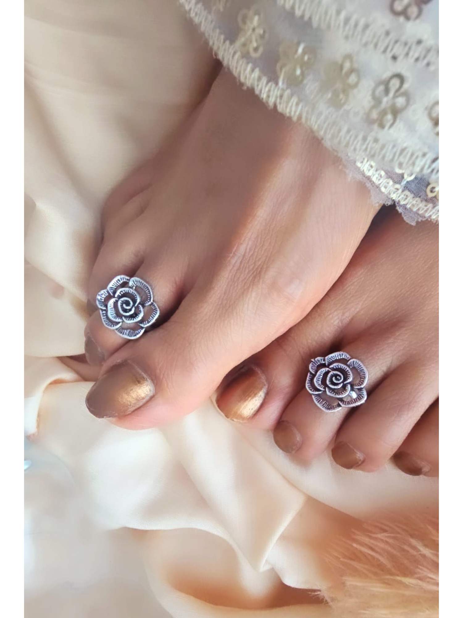 BINNI Silver-Toned Adjustable Toe Rings