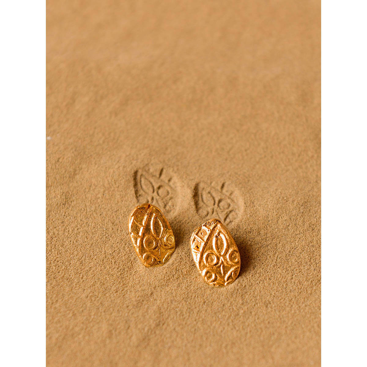 Kassa Women's Gold Statement Stud Earrings