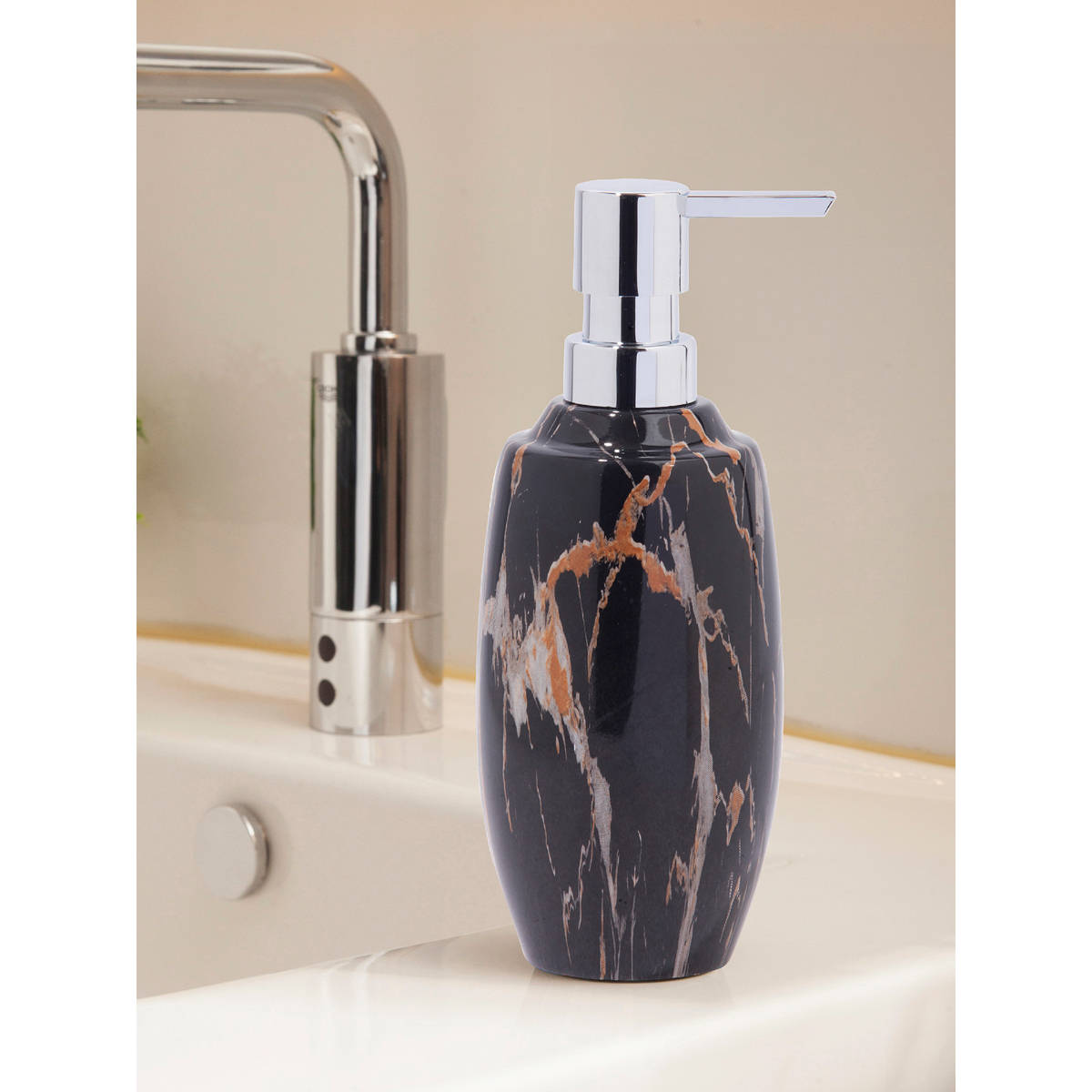 OBSESSIONS Polyresin Soap Dispenser for Bathroom & Kitchen, Black