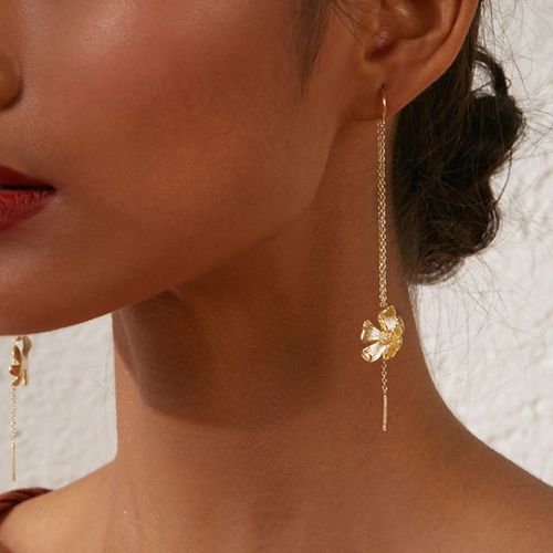 Pipa Bella by Nykaa Fashion Golden Needle And Thread Earrings