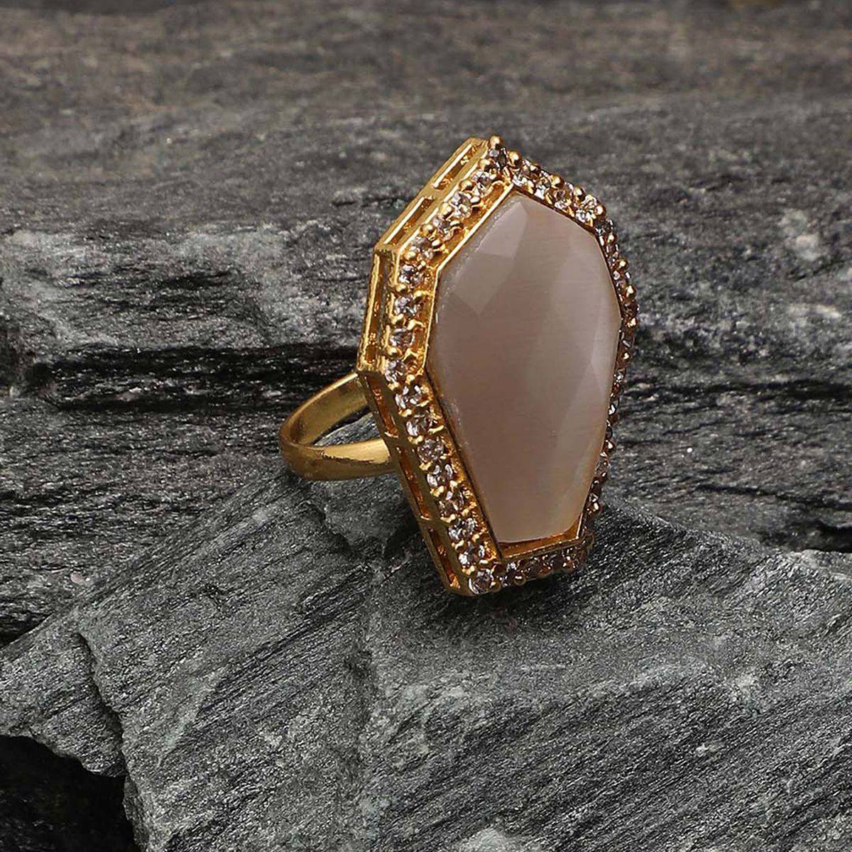 SOHI Gold Plated Designer Stone Ring