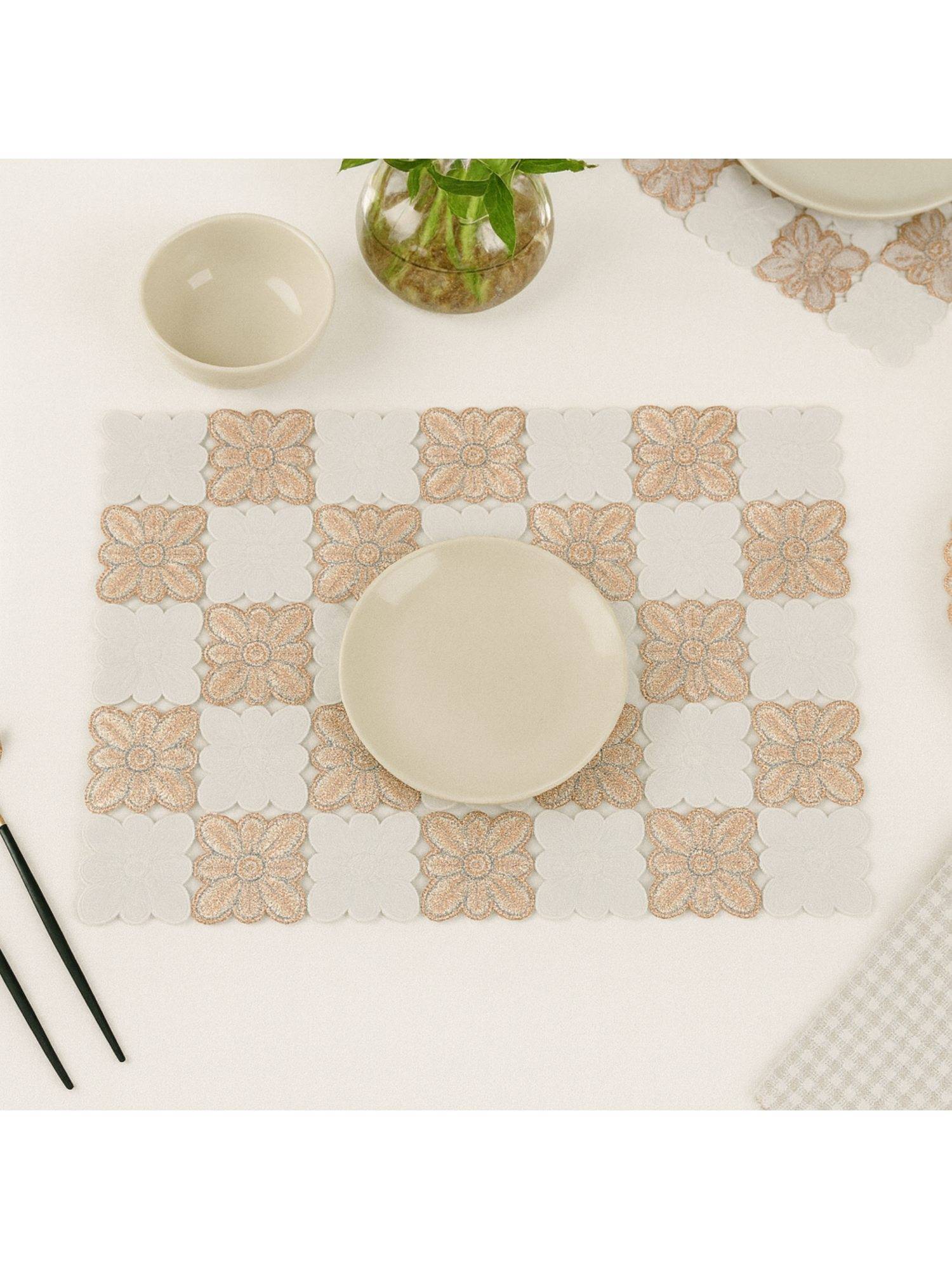 VIVALUXORA Checks Flowers Rose Gold Table Placemats (Pack of 6)