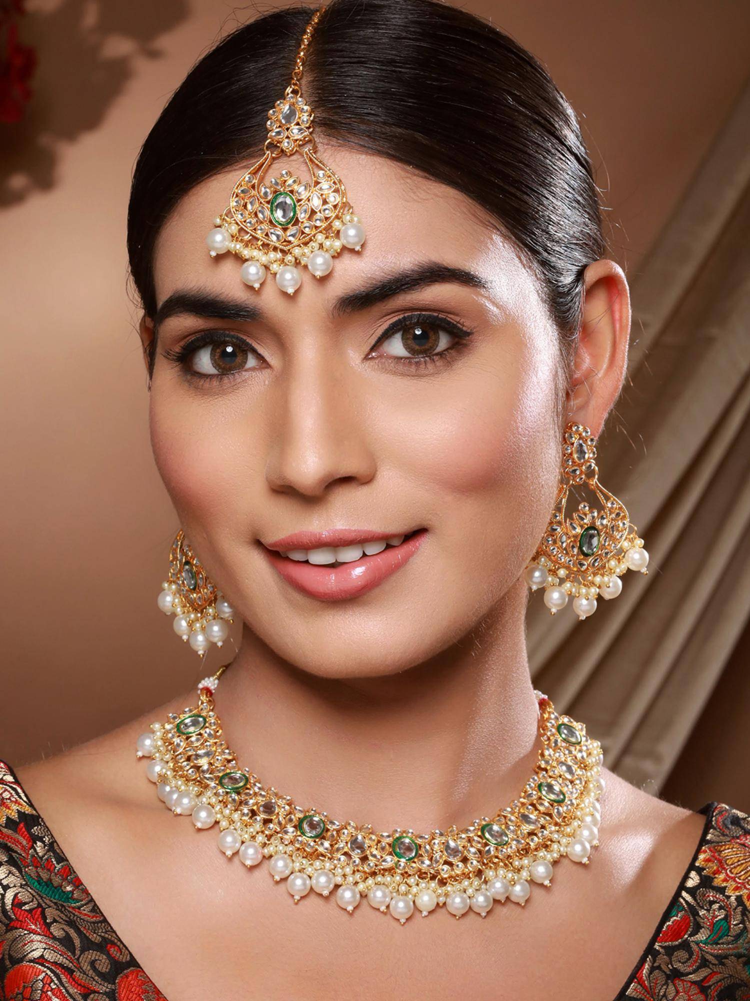 Gahan Gold Plated Kundan Studded & Beaded Jewellery Set with Maangtikka