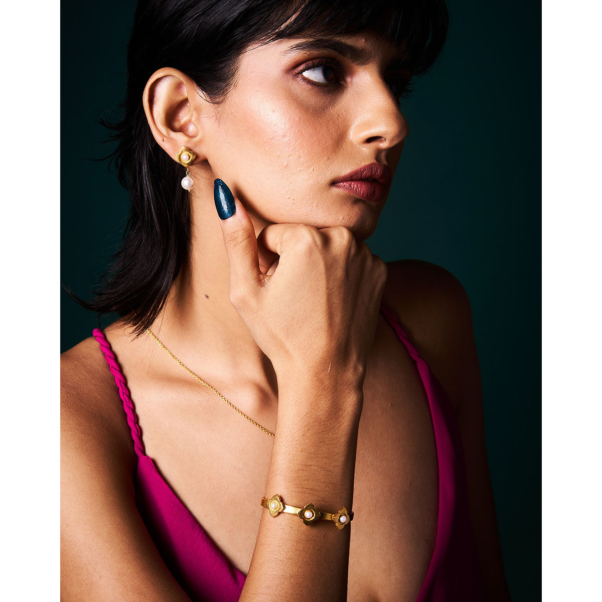 Buy Trazenie Chameli Jewellery Set Mismatched Earrings with Choker Online