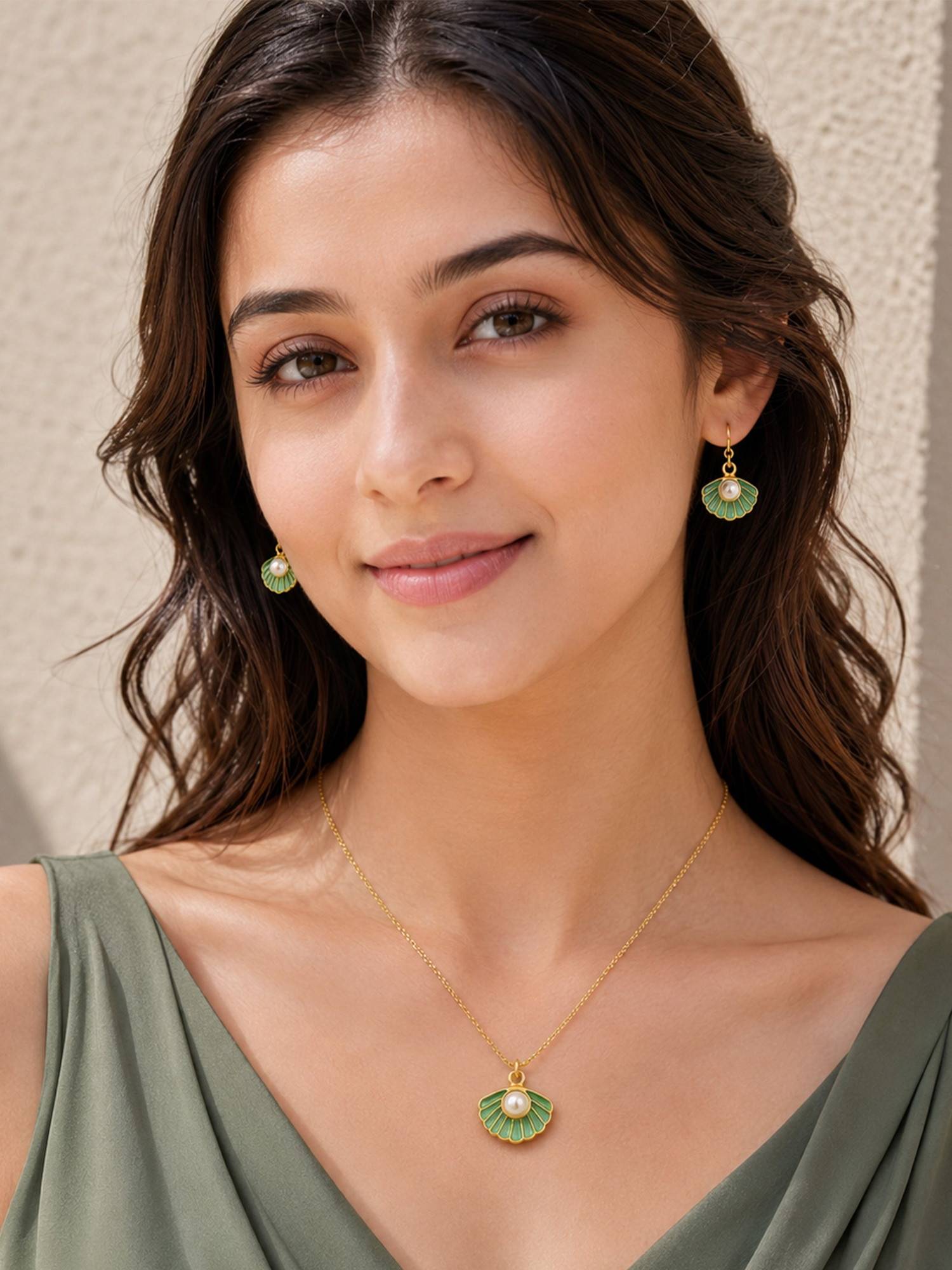 Bdiva Gold-Plated Mint Pearl Pendant Set