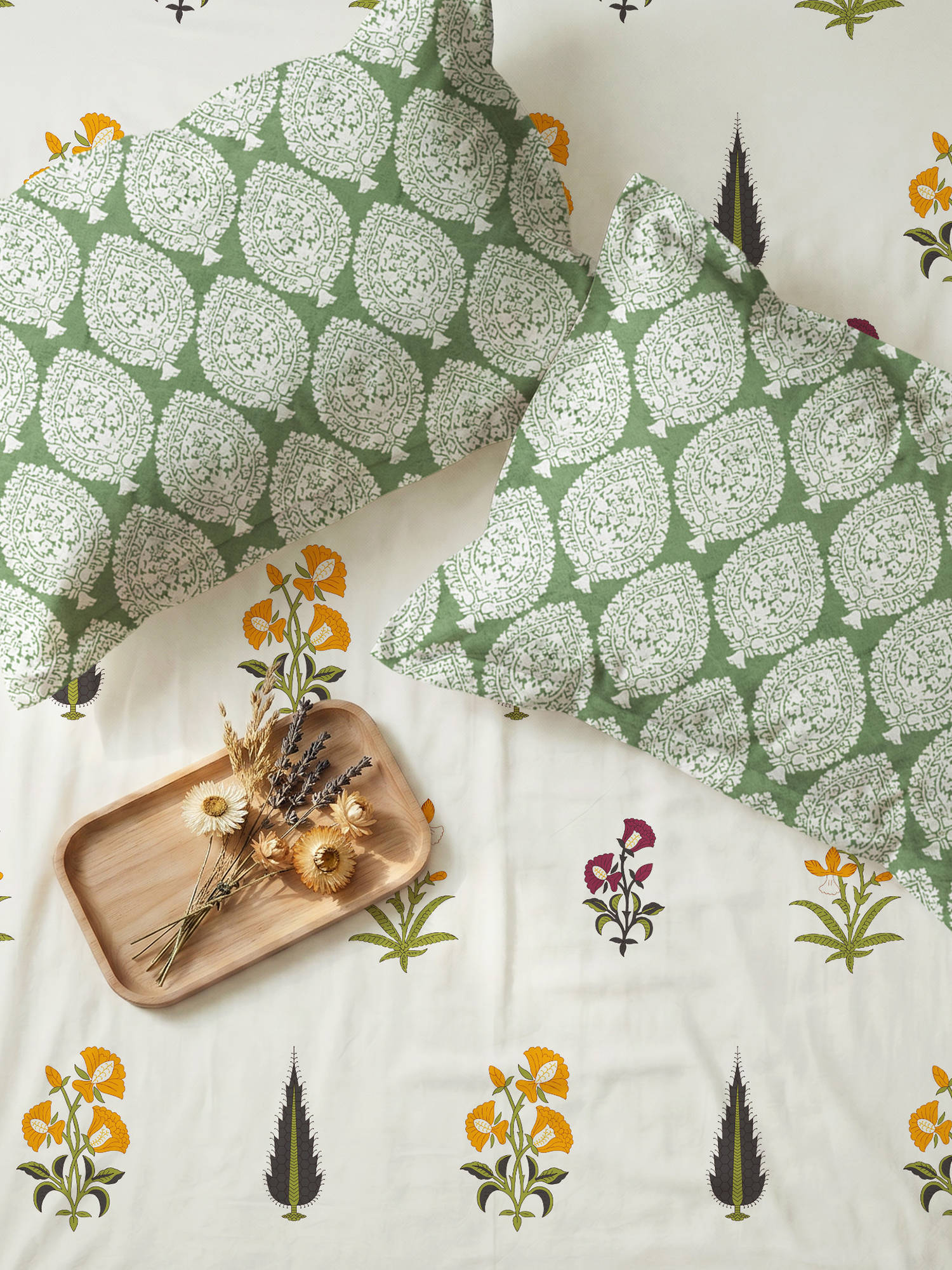 Urban Space Regal 220 Tc Cotton Bedsheets For Double Bed - High Garden Yellow