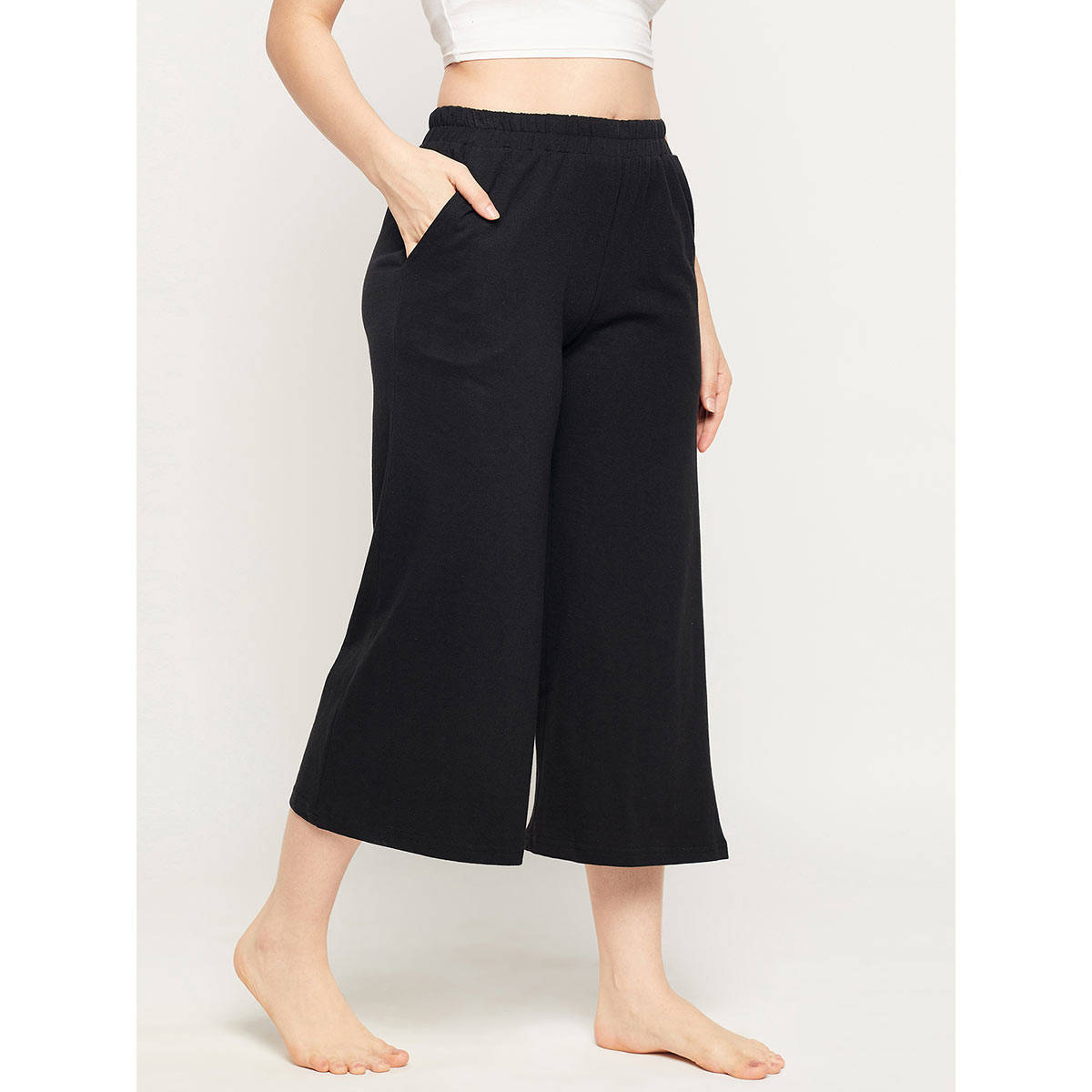 Buy Clovia Chic Basic Flared Capri In Black - Cotton Online