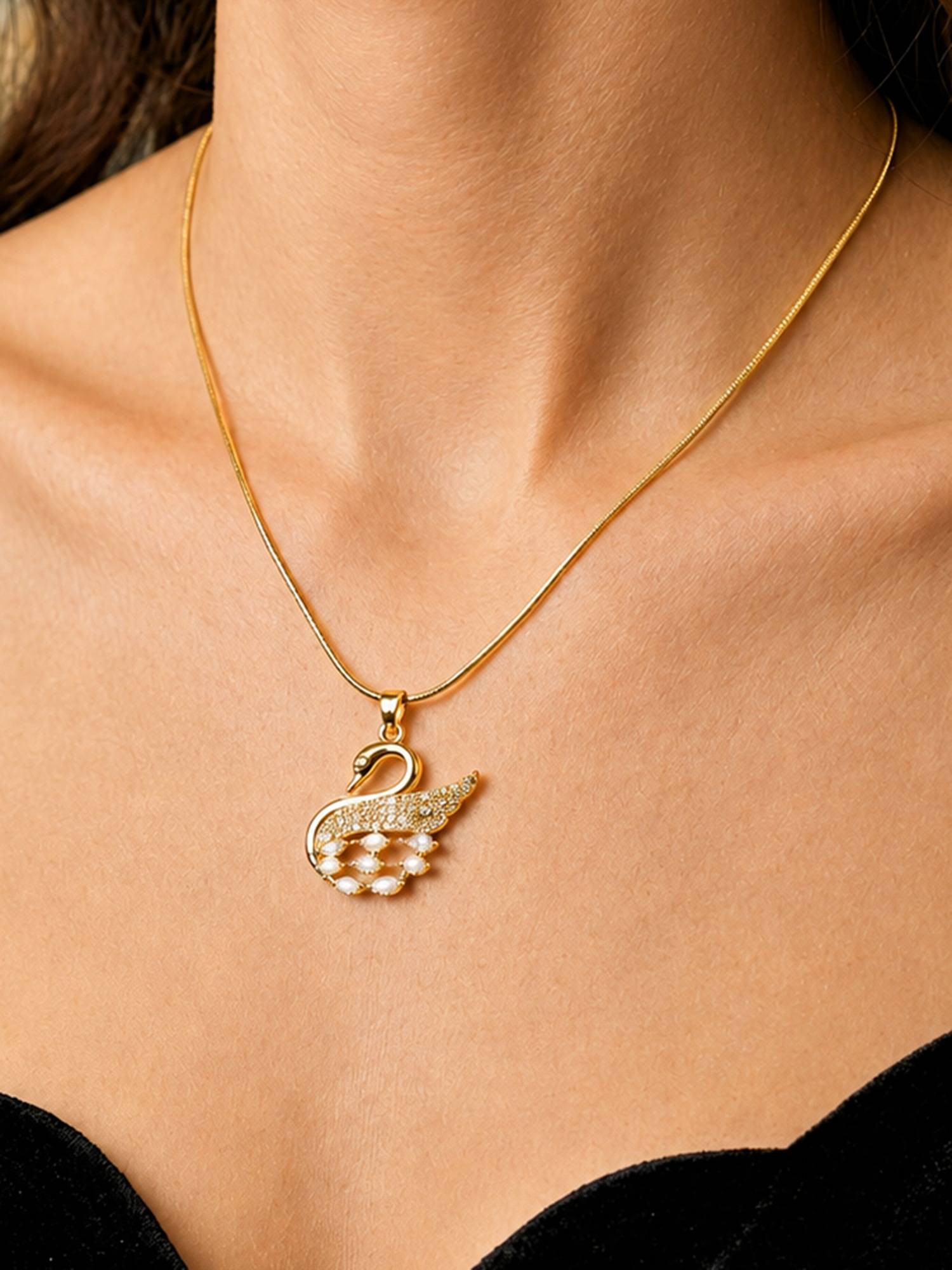 ARTKLIM Elegant Swan Crystal Charm Anti-Tarnish Necklace