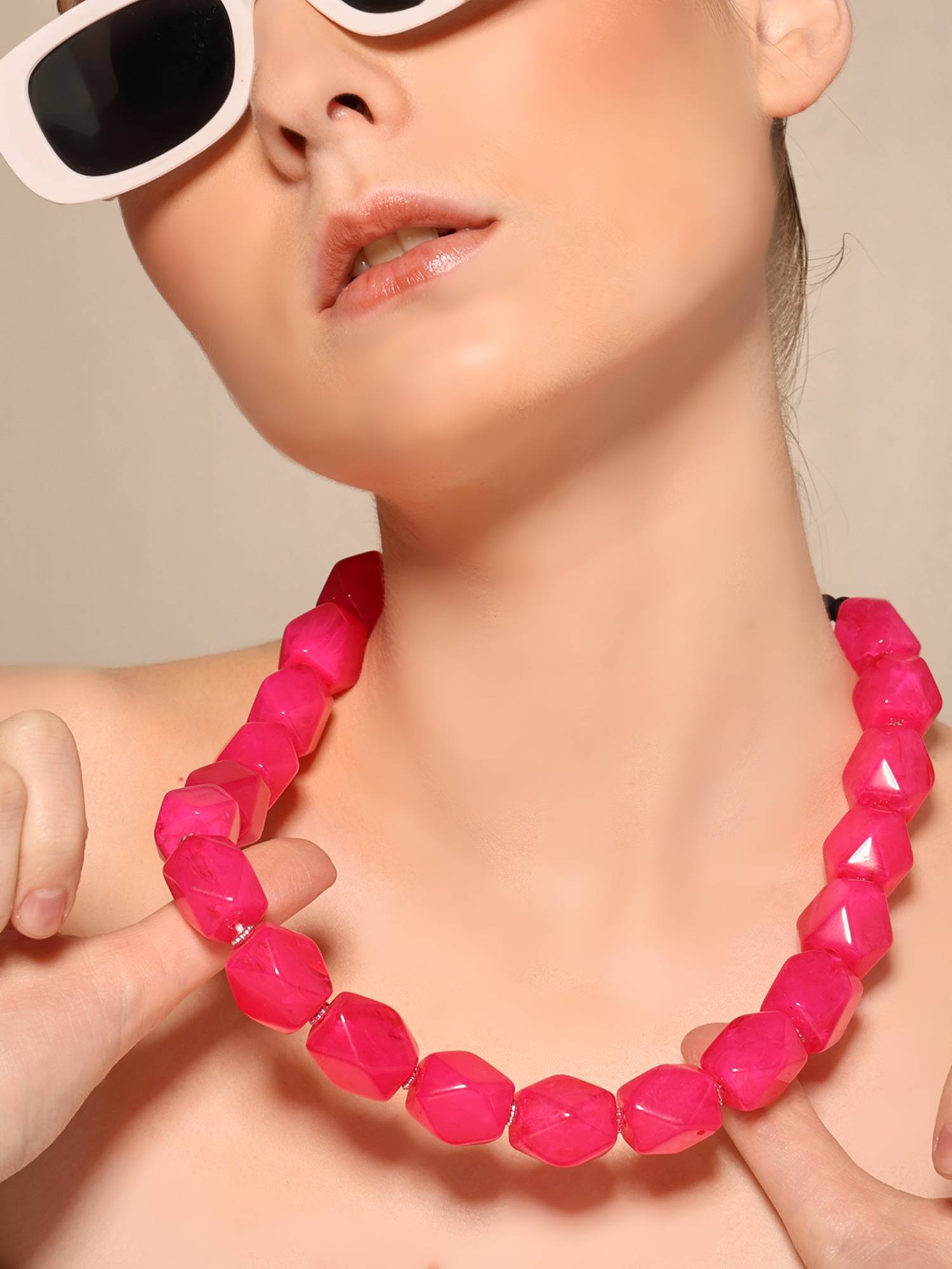 Buy VENI Pink Necklace Online