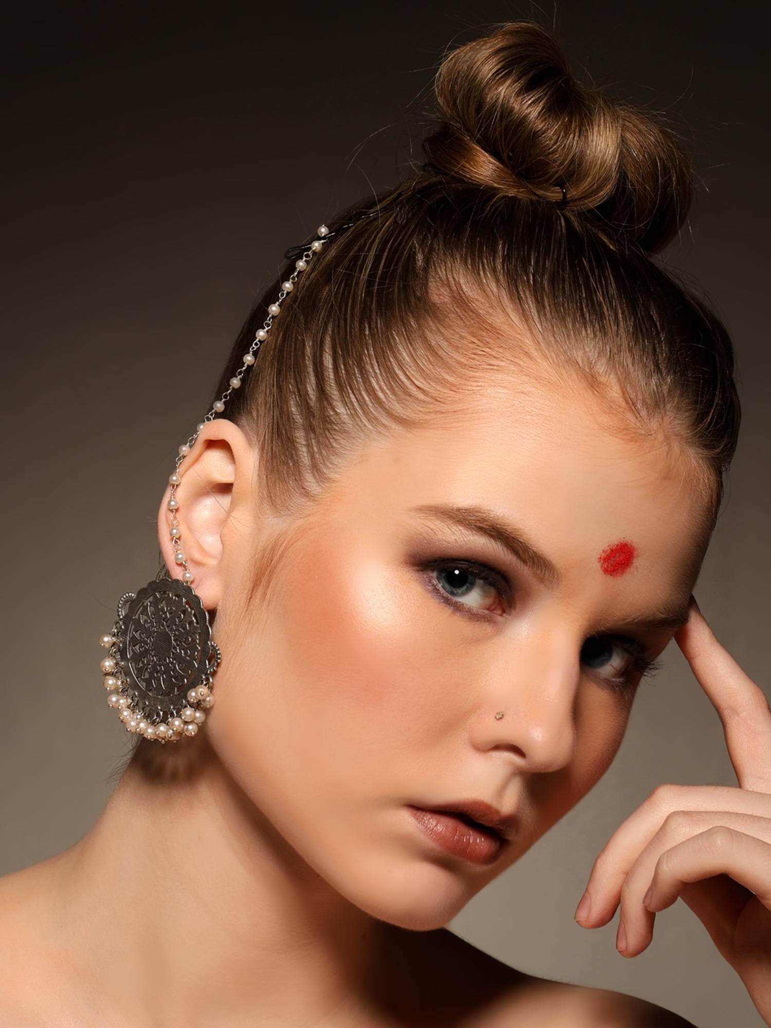 VENI 925 Silver-Plated Artificial Beaded Circular Oxidised Stud Earrings
