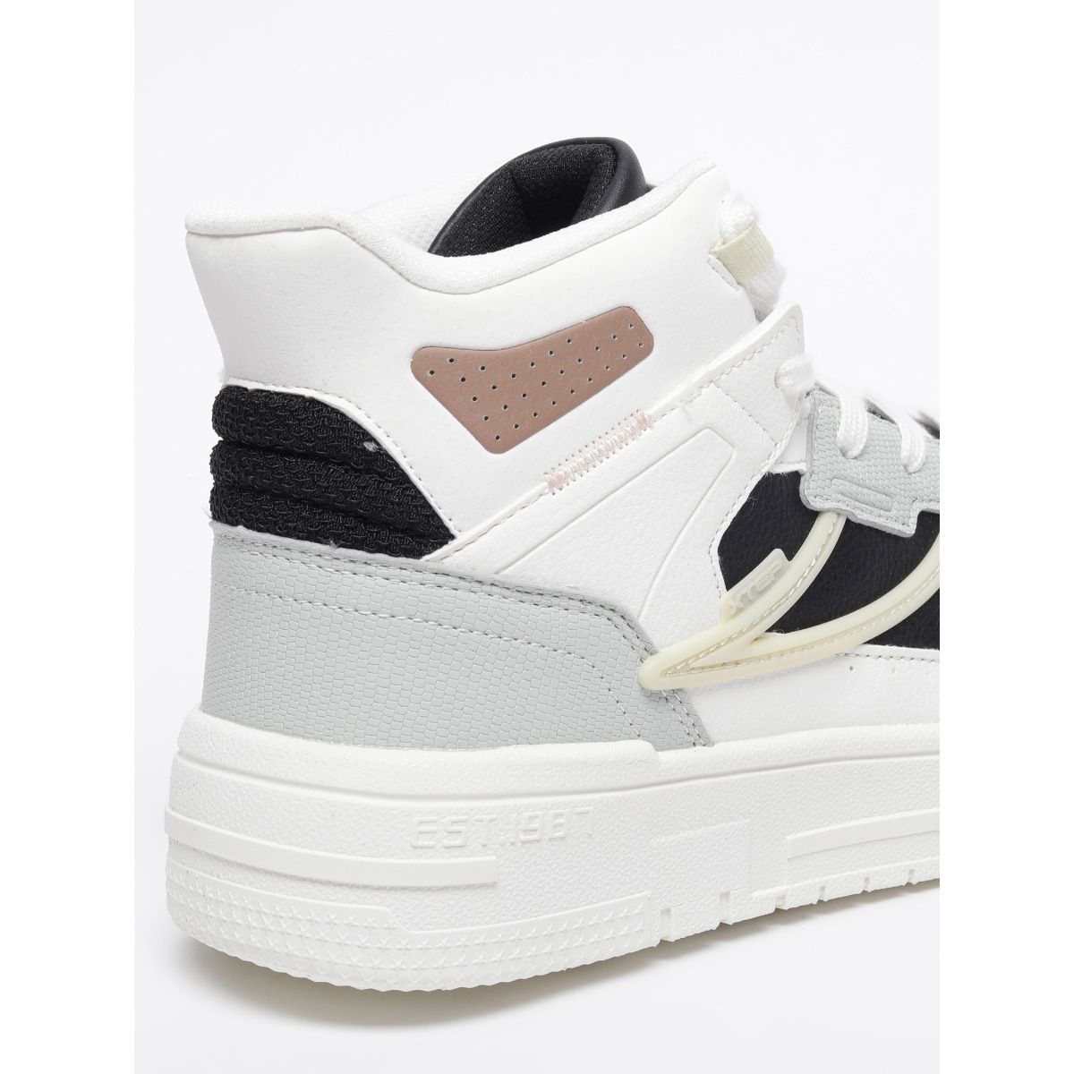 Buy Xtep Women White Classic High-top Lightweight Colorblock