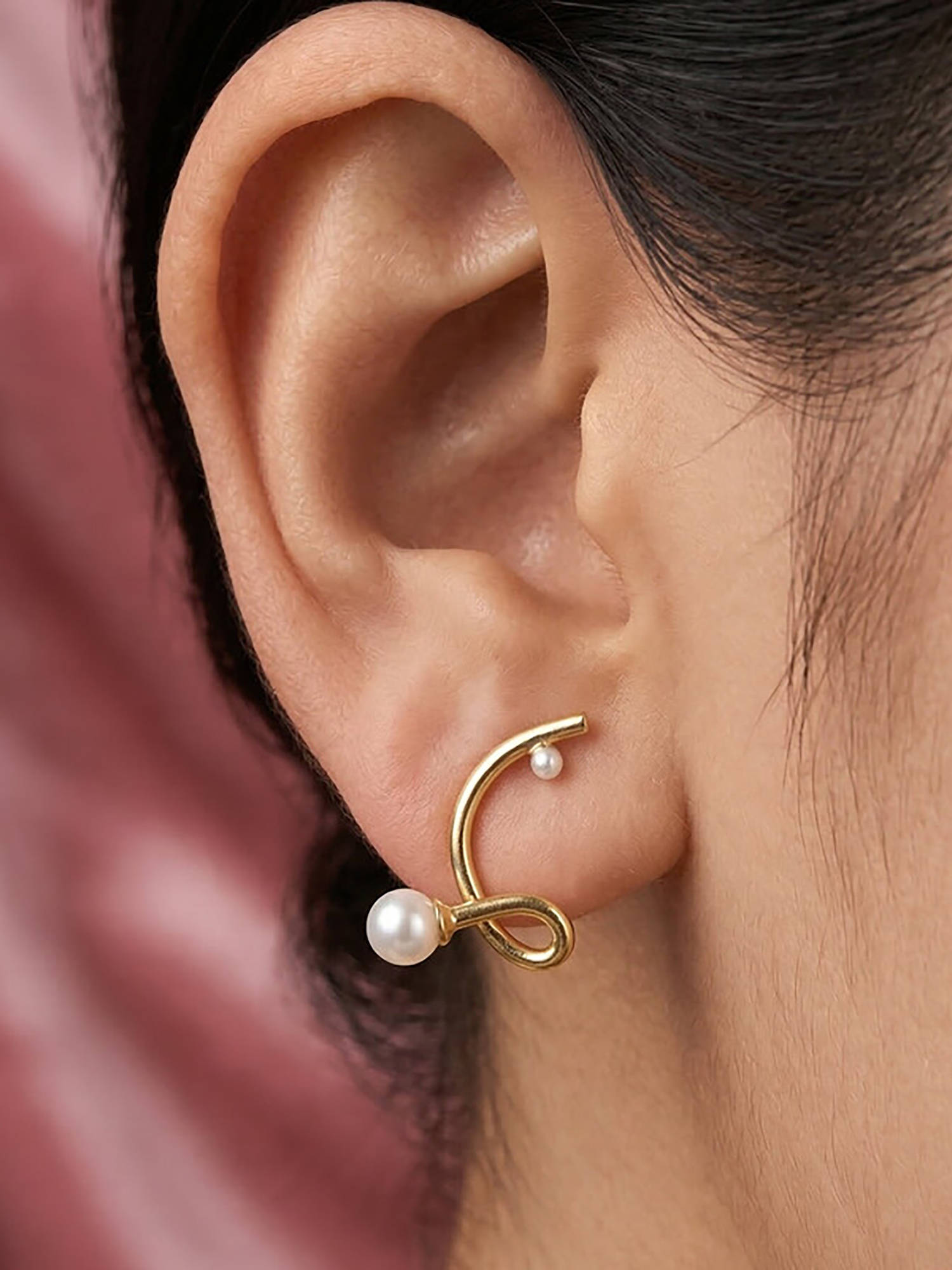 Nishani Women Silver Twisted Pearls Earrings