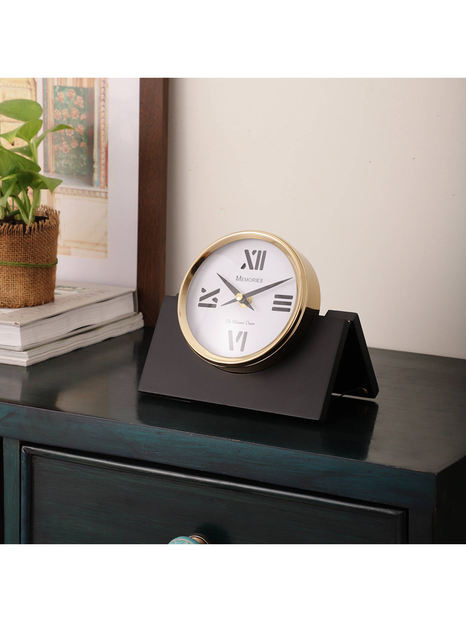De Maison Decor Varner Table Clock Gold Black
