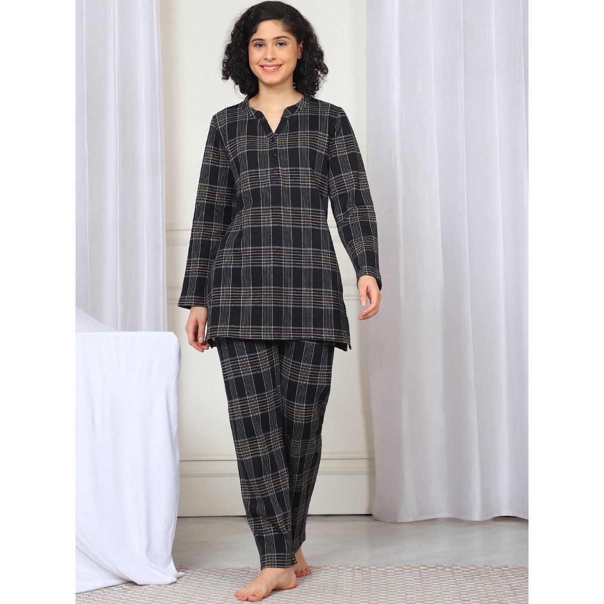 Kanvin Women Winter Checks Black Kurti with Pajama (Set of 2) (3XL)