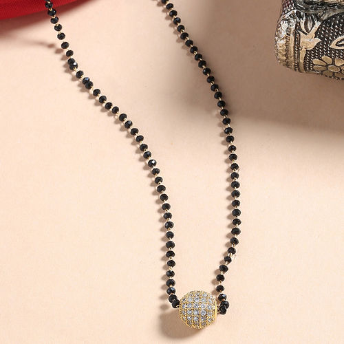 Shoshaa S Hook Rose Gold Mangalsutra Buy Shoshaa S Hook Rose Gold Mangalsutra Online At Best Price In India Nykaa Latest gold mangalsutra designs collection online. shoshaa s hook rose gold mangalsutra