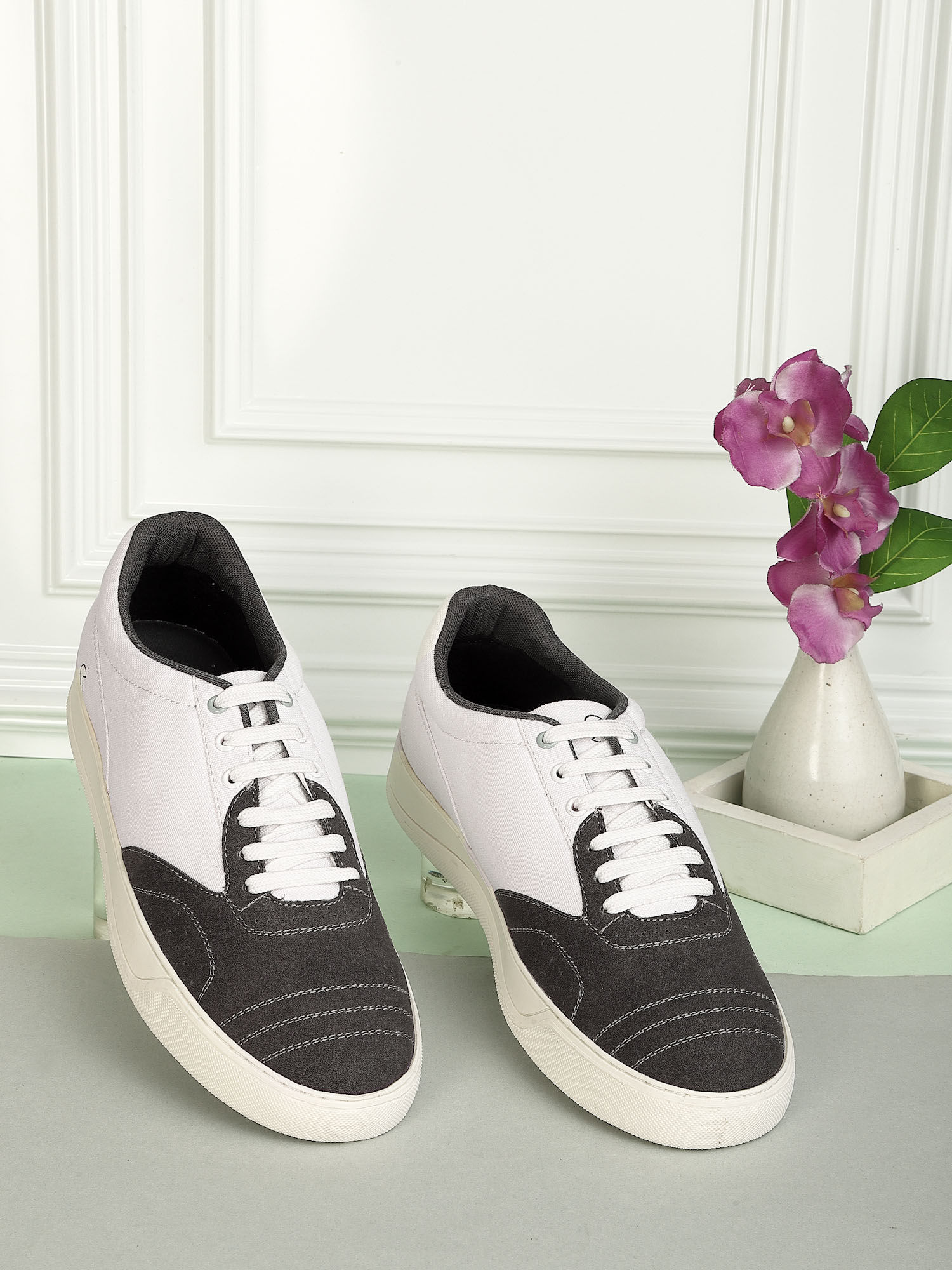 SOLETHREADS Canvas Skater White Solid Men Sneakers