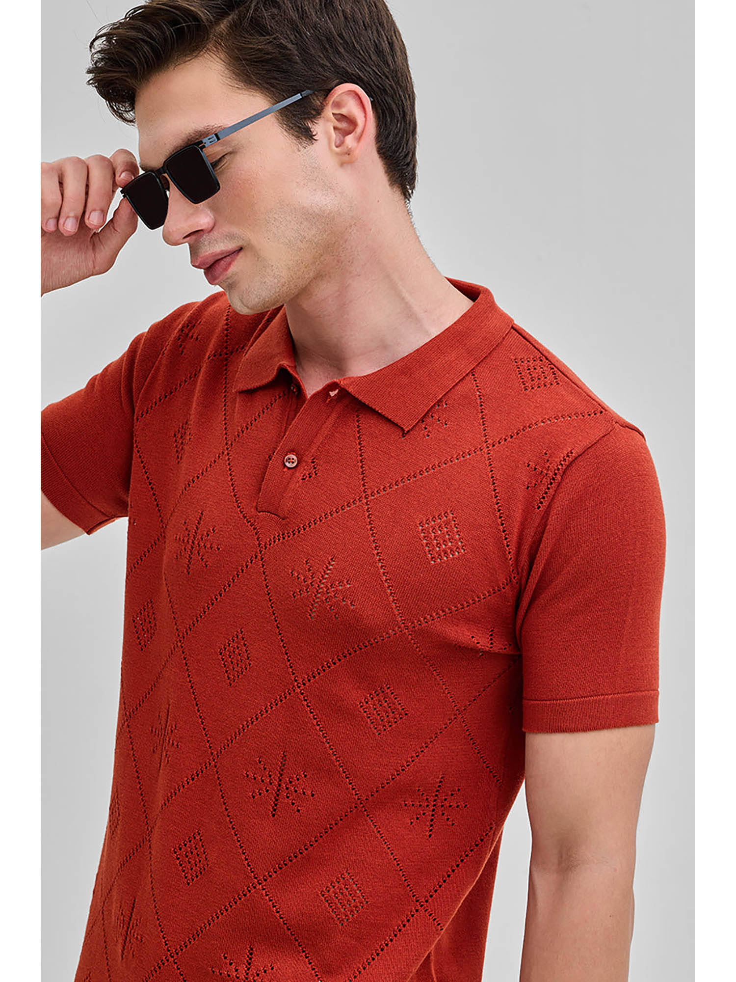 Snitch Red Buy Snitch Red Self-Design Knitted Half Sleeves Slim Polo T-shirt Online