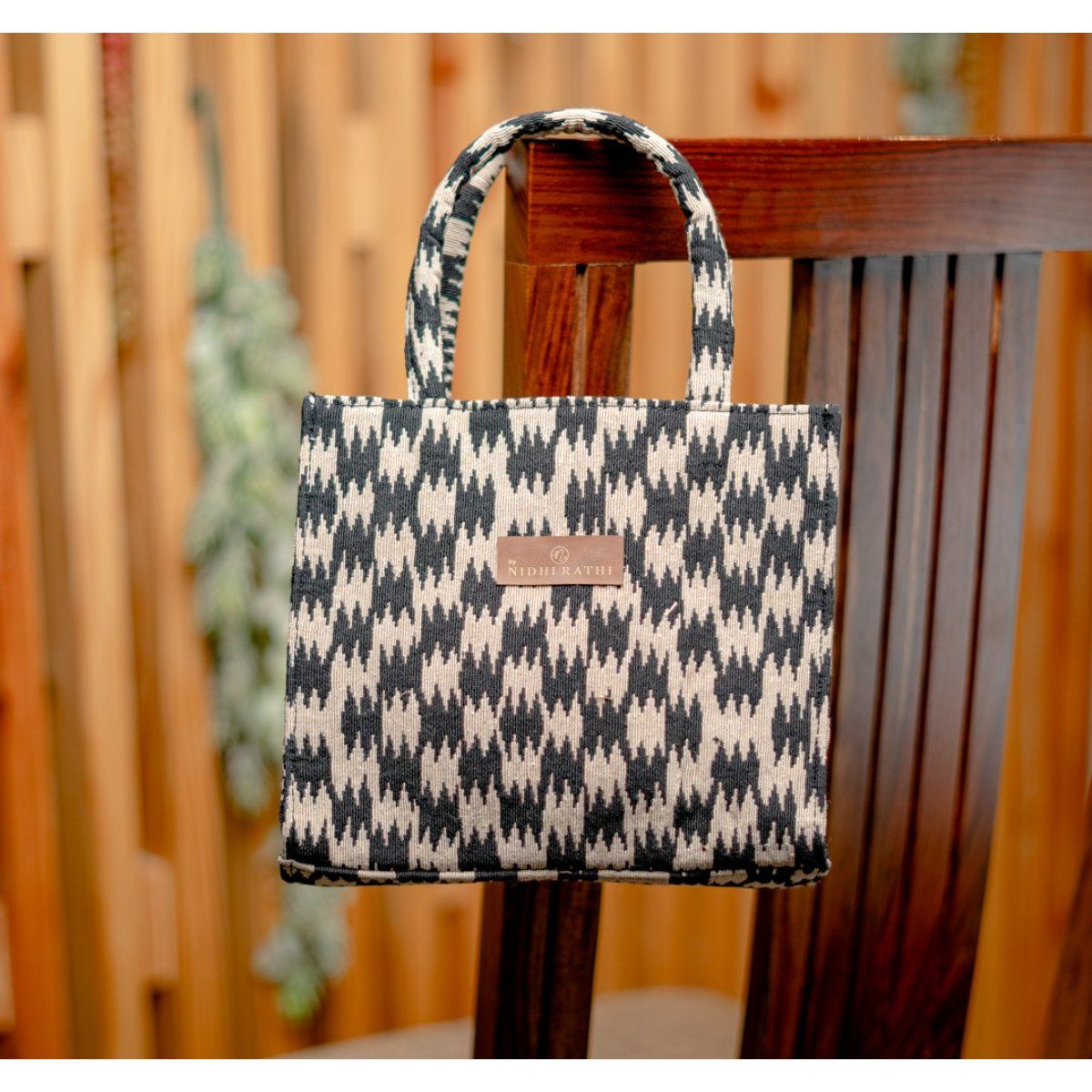 High Quality Re Edition Designer Nylon Leather Nylon Crescent Bag 2023  Collection For Women Crossbody, Messenger, Handbag, Evening Tote Purse  Wholesale From Designerbag923, $34.72 | DHgate.Com