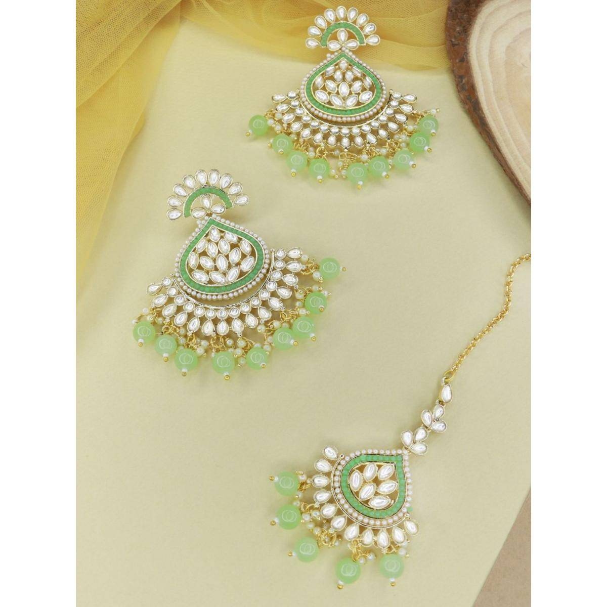 I Jewels Gold Plated Traditional Kundan & Pearl Chandbali Earrings with Maang Tikka (Te3015Min)