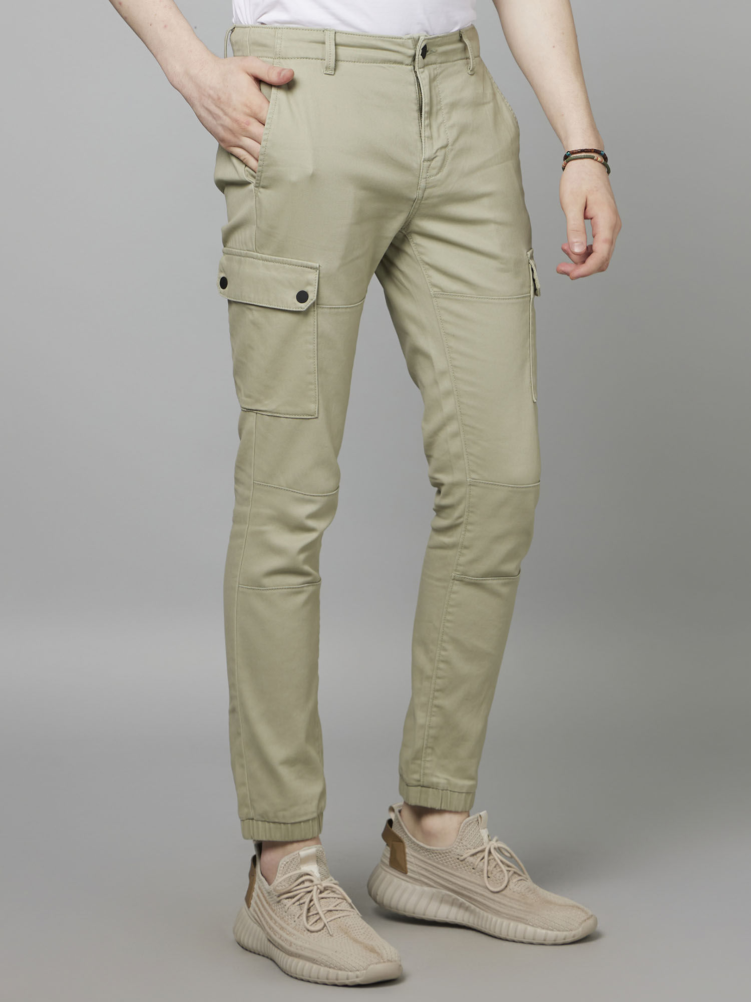 CELIO Trousers for Men - Vestiaire Collective