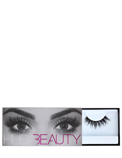 Huda Beauty Classic Lash Samantha 7 Buy Huda Beauty Classic Lash Samantha 7 Online At Best Price In India Nykaa