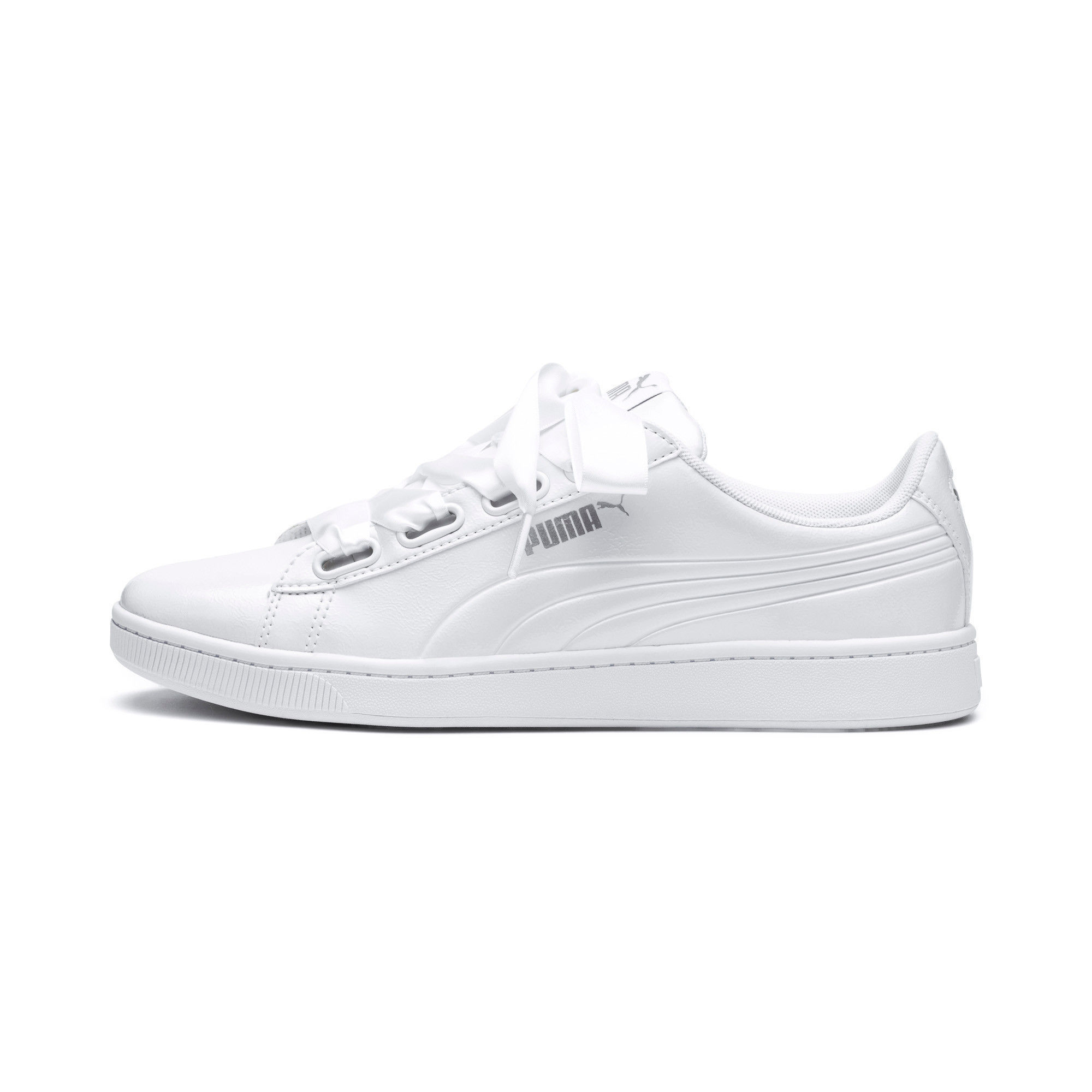 puma women's vikky v2 ribbon p sneakers
