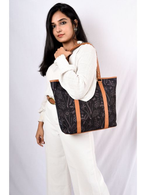 Strokes by Namrata Mehta Black Blossoms Tote Bag For Women: Buy Strokes by  Namrata Mehta Black Blossoms Tote Bag For Women Online at Best Price in  India