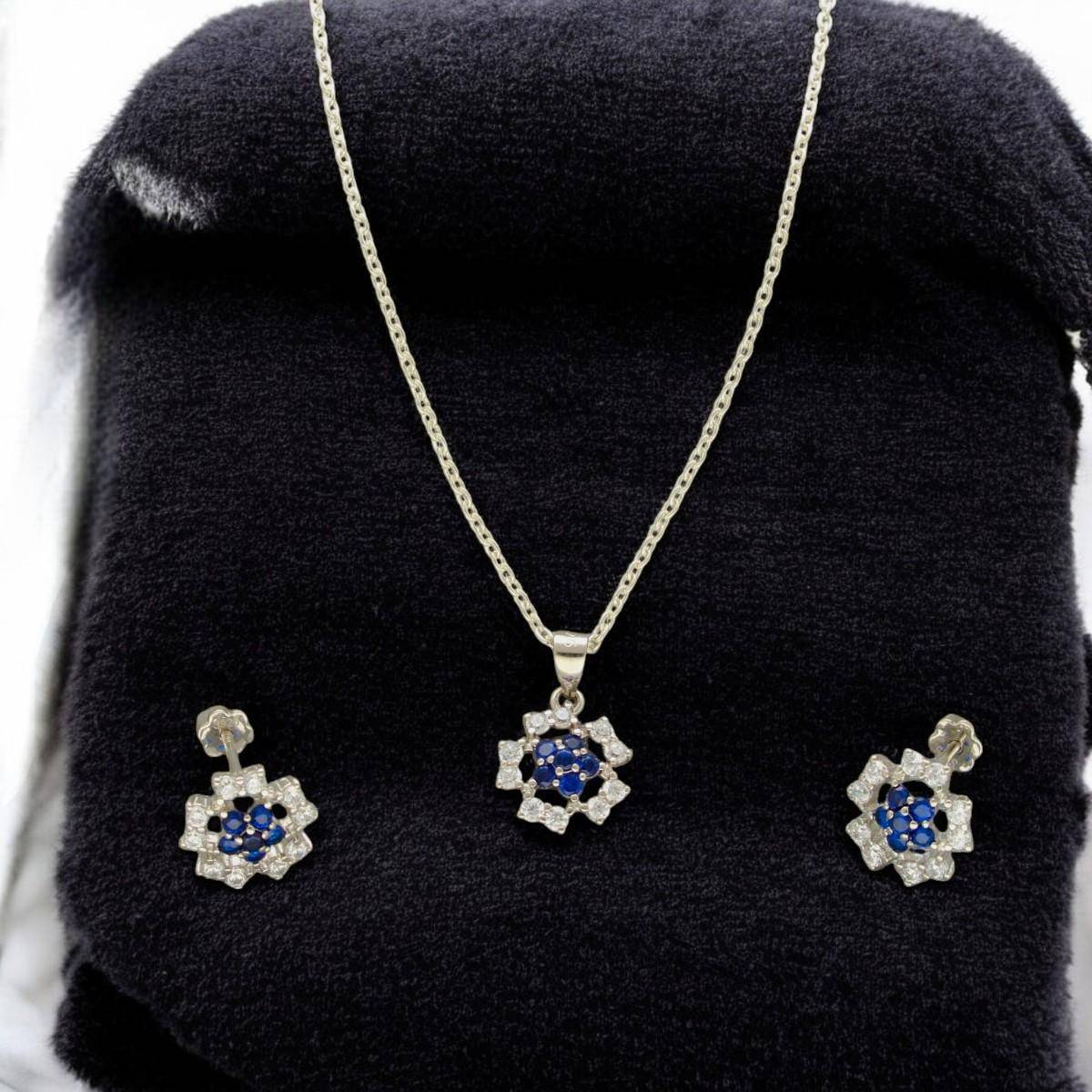 Sri Jagdamba Pearls Divin 925 Silver Pendant Set