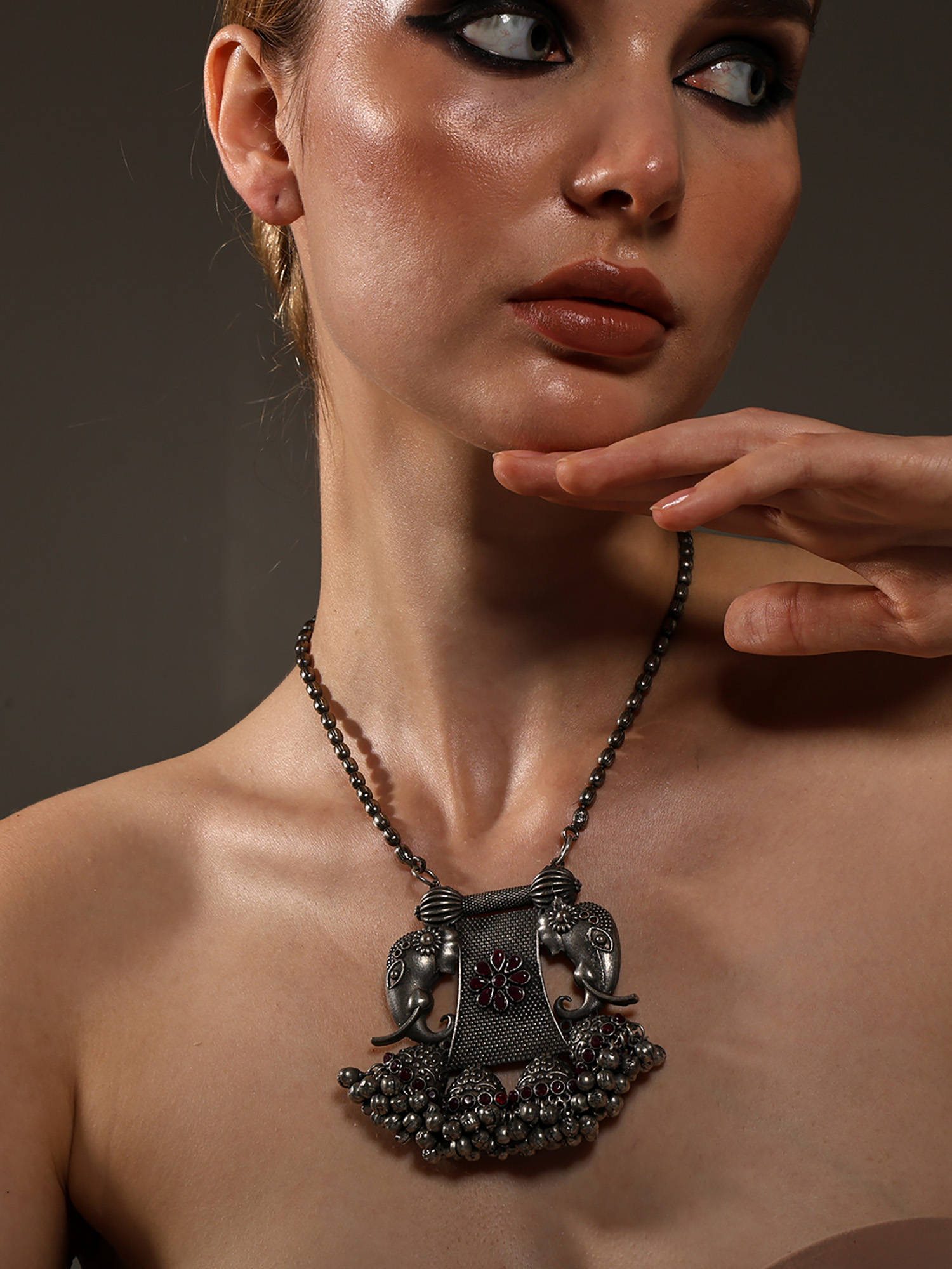 VENI Silver-Toned Brass Silver-Plated Oxidised Necklace