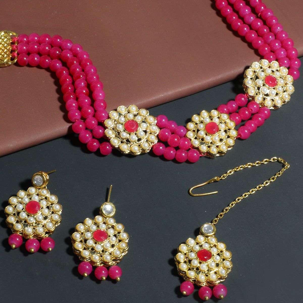 Karatcart Kundan Pink Beaded Choker Necklace Set with Earrings and  Maangtikka: Buy Karatcart Kundan Pink Beaded Choker Necklace Set with  Earrings and Maangtikka Online at Best Price in India | Nykaa