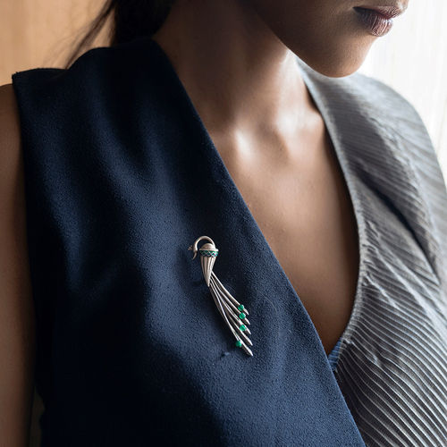 Buy Shaya by CaratLane Owning My Inner Nerd Brooch Online