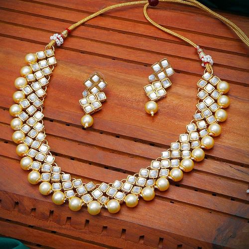 Gold Jewellery Pearl Jewellery Set For Wedding Buy Sukkhi Glimmery