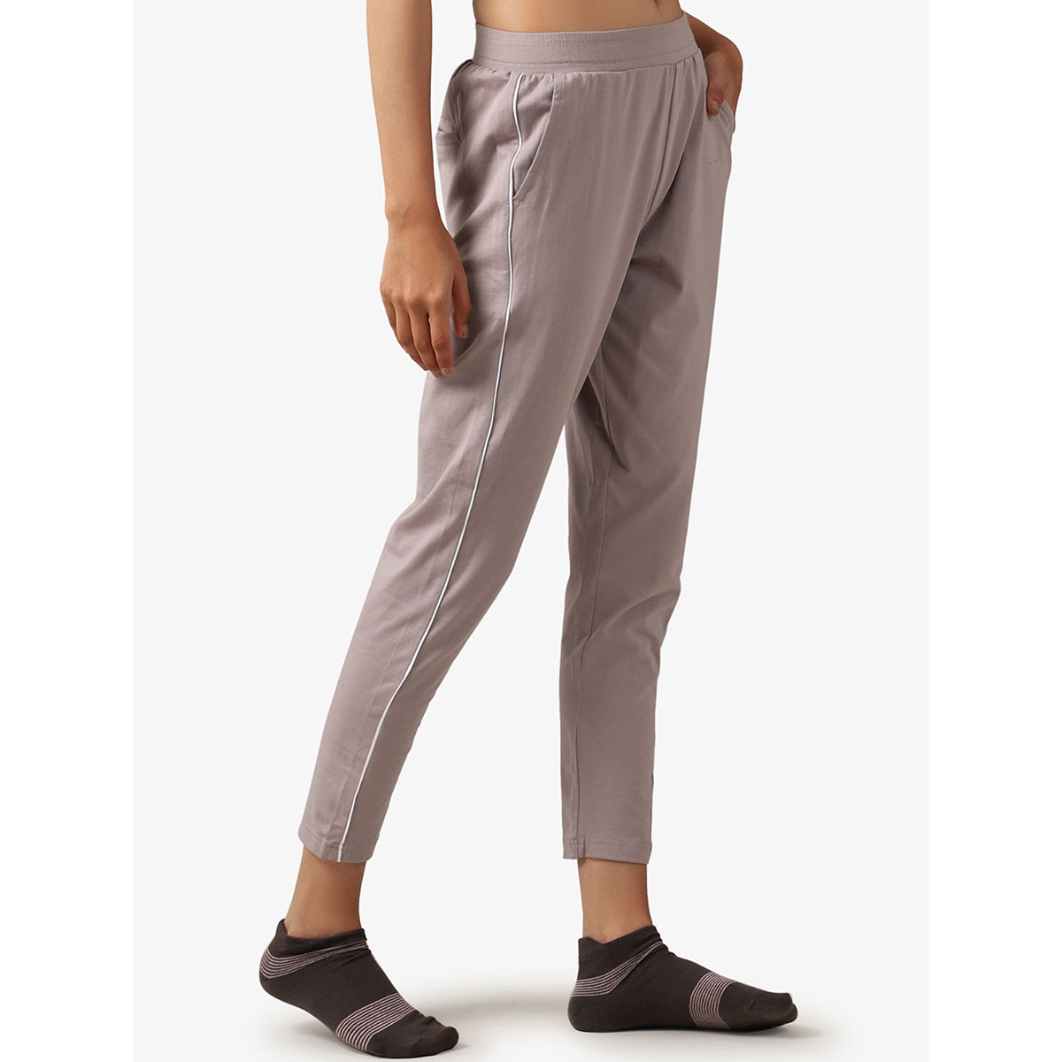 nykaa track pants