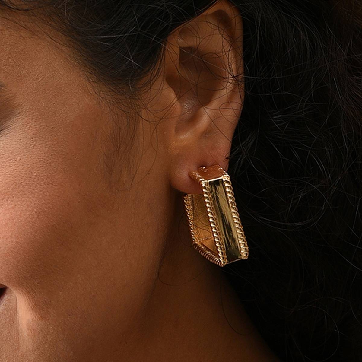 SOHI Women Contemporary Hoop Earrings - Gold