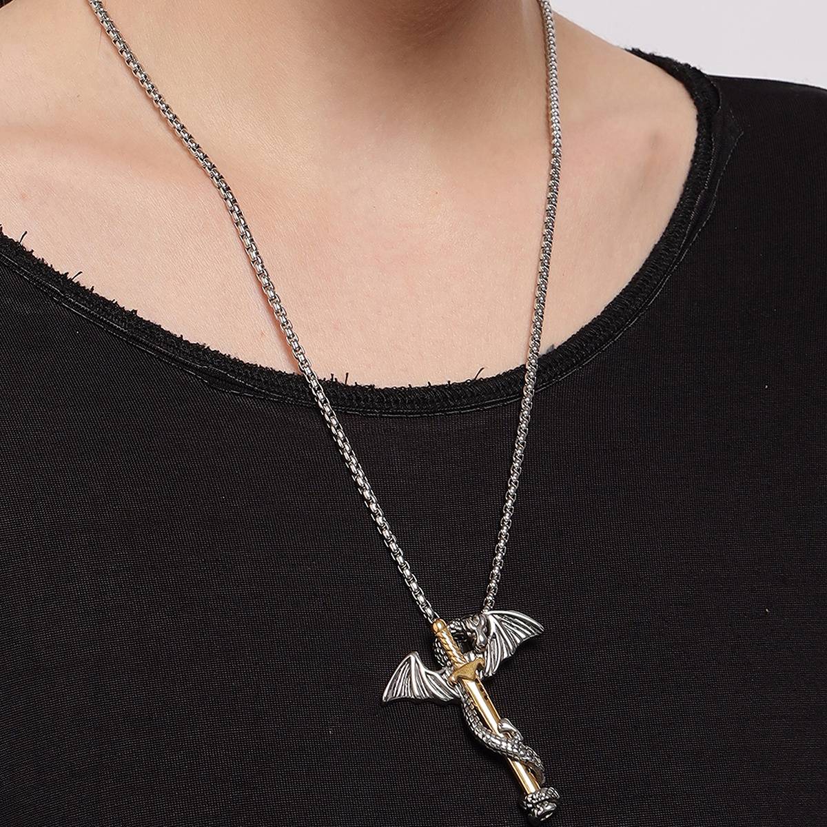 SOHI Women Dragon Pendant Necklace - Silver