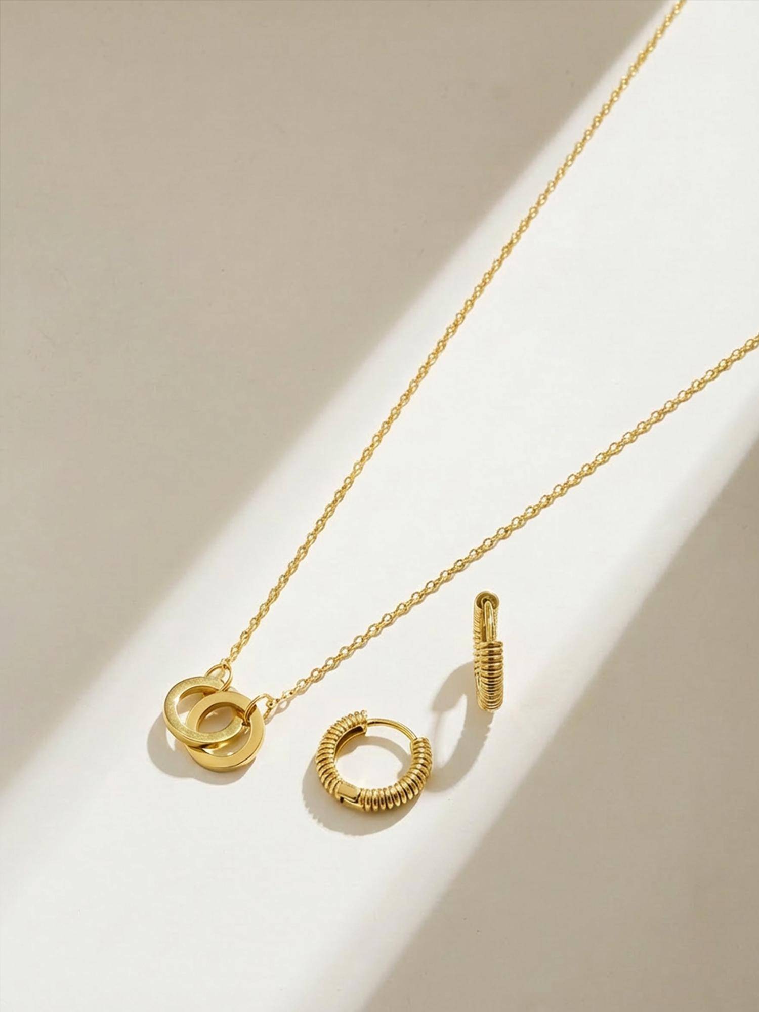 Palmonas Women Gold Linked and Locked Jewellery Set