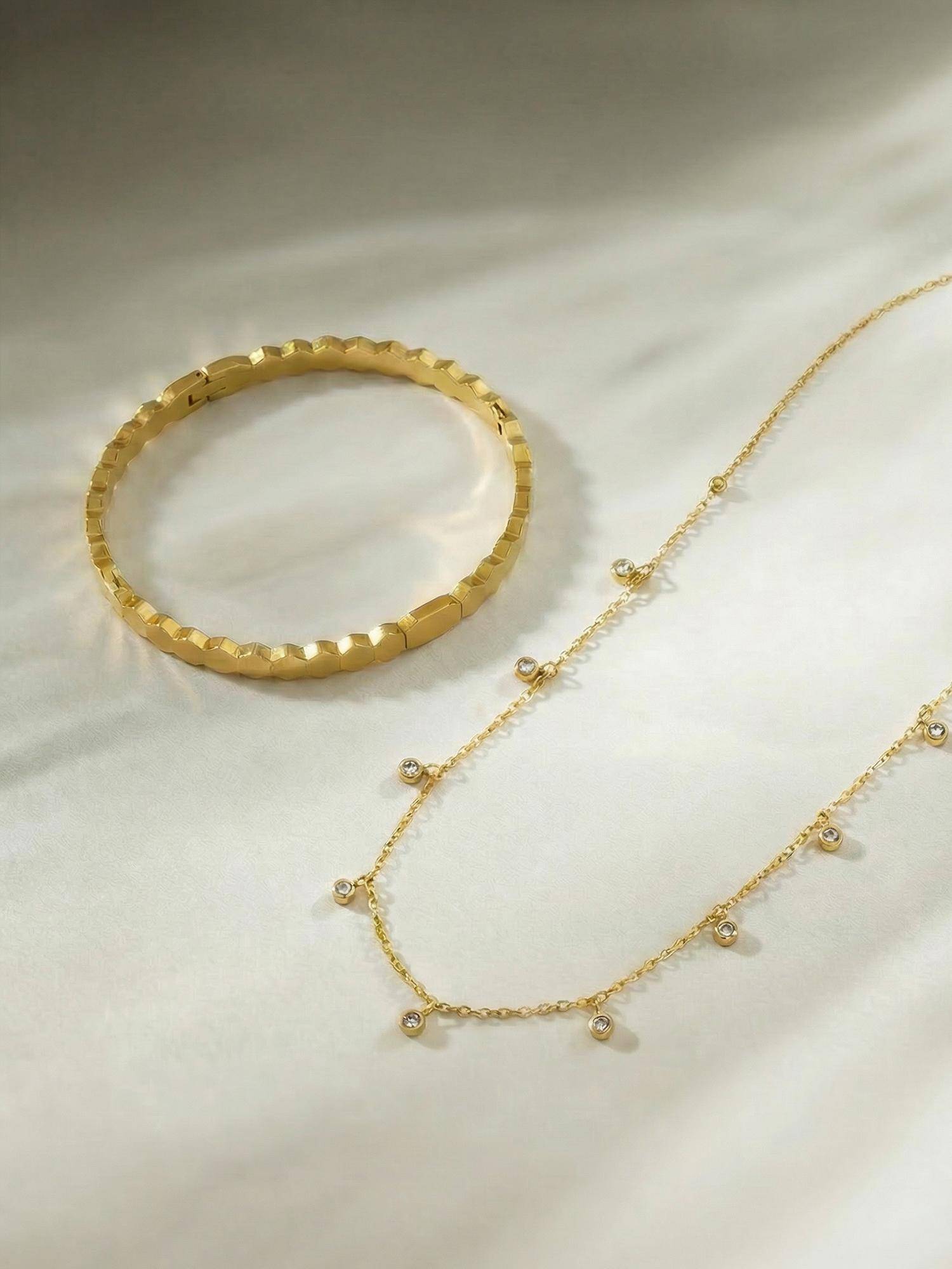 Palmonas Women White Polished Palette Jewellery Set