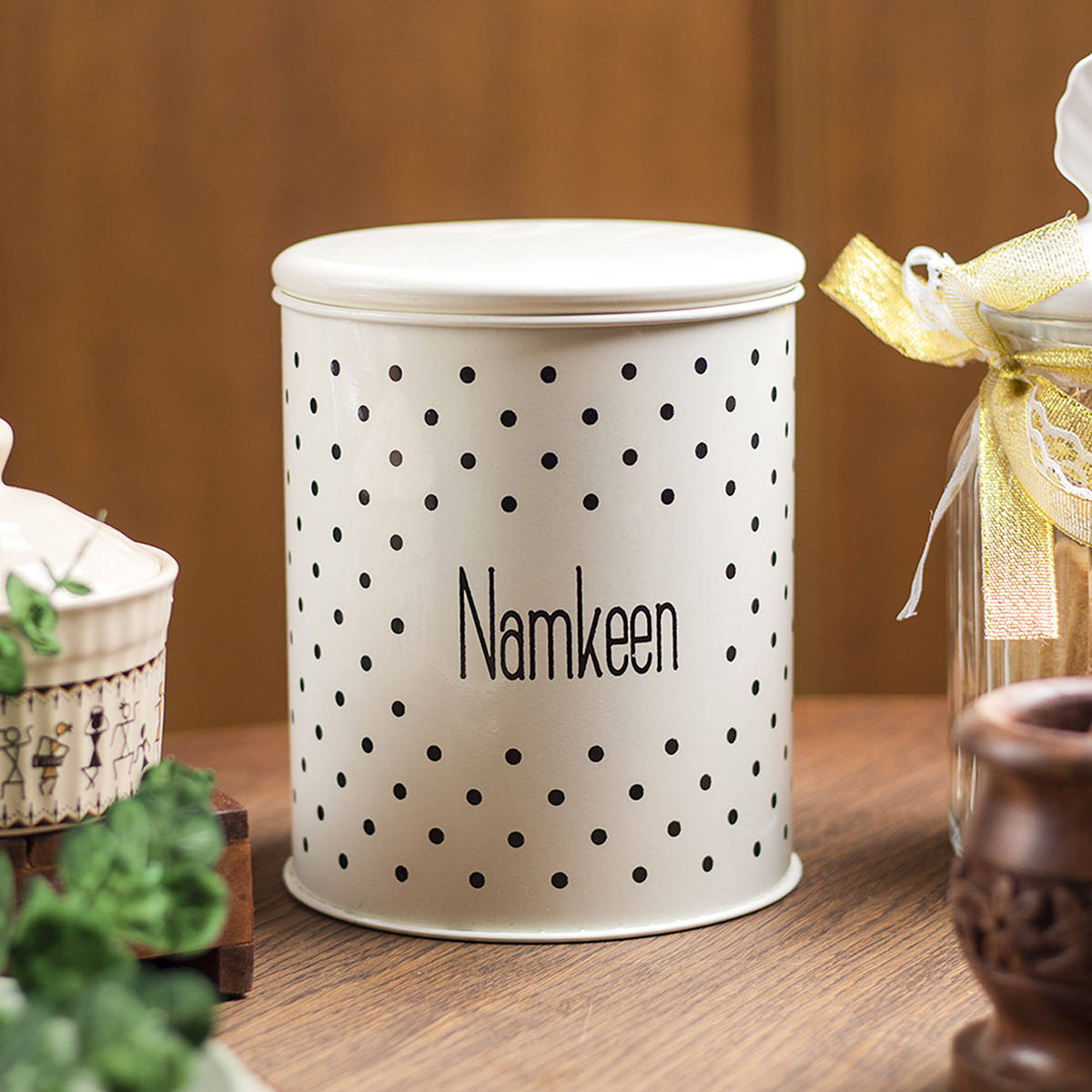 Voncasa Stylish Ivory Namkeen Jar