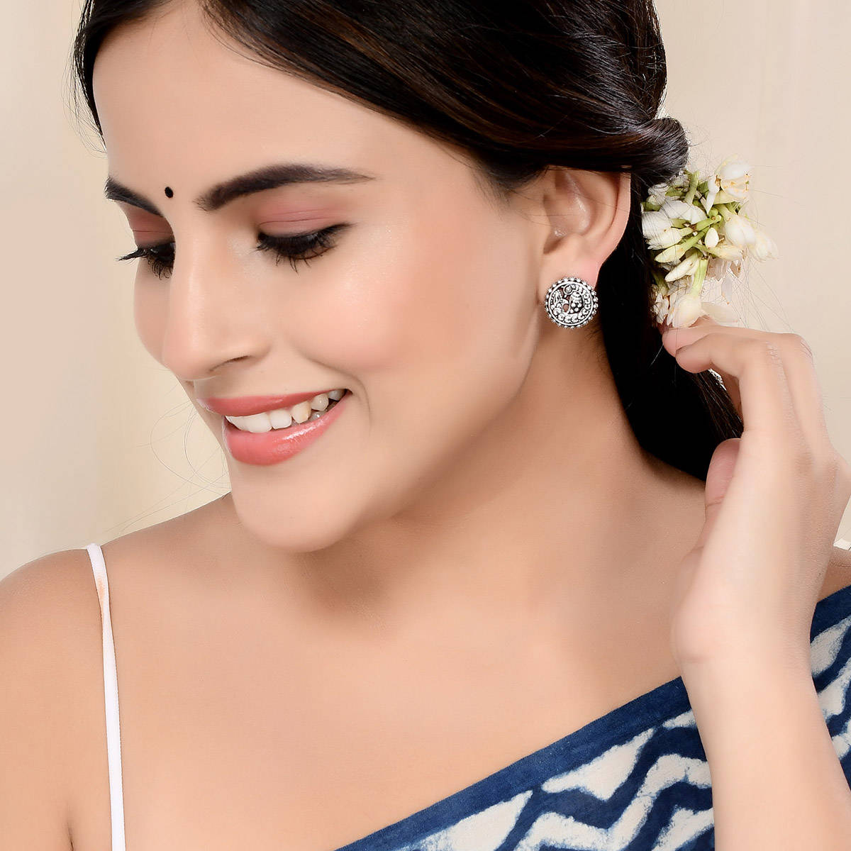 Voylla Morni Krutika Ear Studs